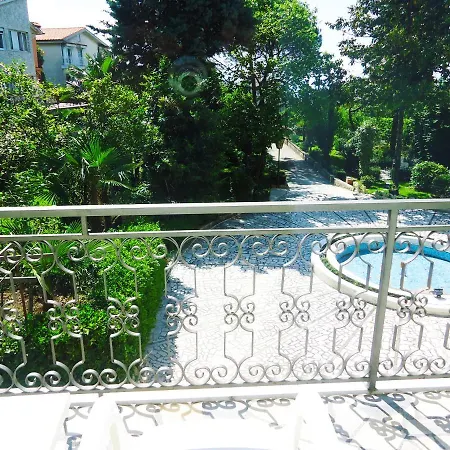 Anita Near Opatija With Private Parking * 마툴지