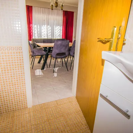 Anita Near Opatija With Private Parking *